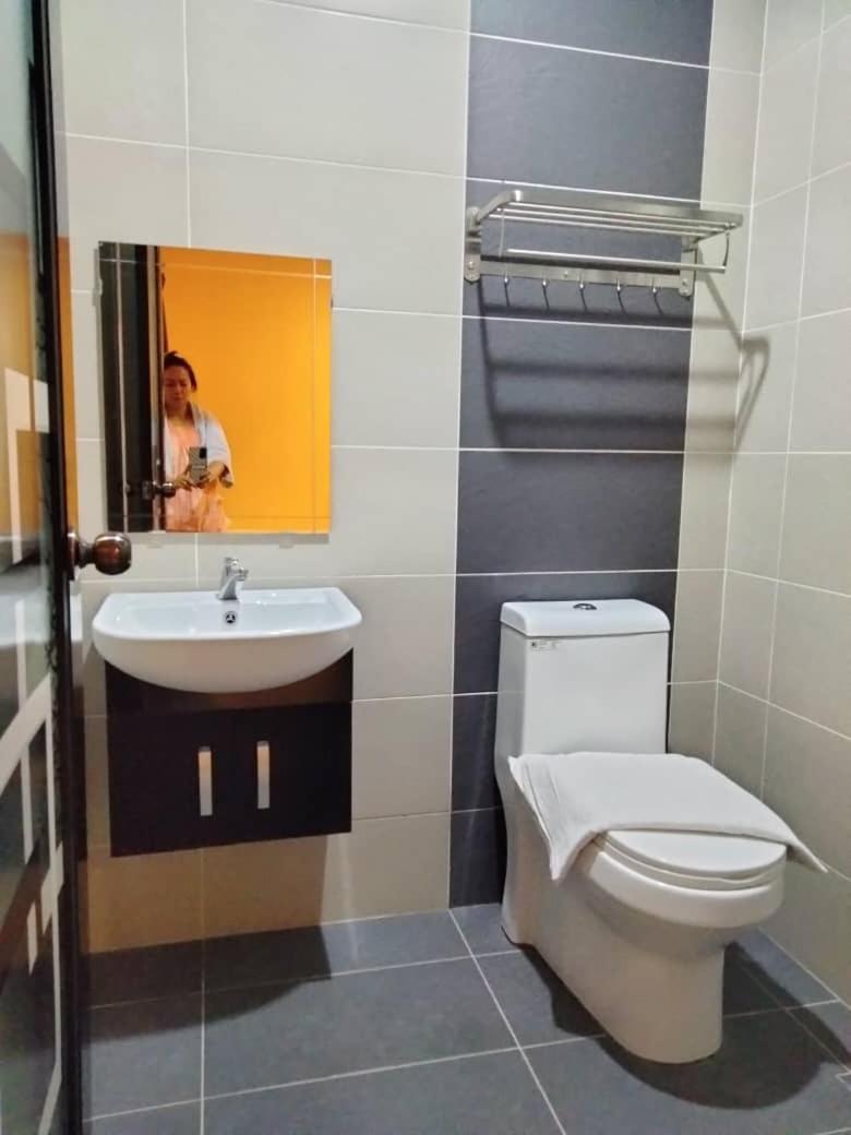 Weng Kong Homestay Slim River Zewnętrze zdjęcie